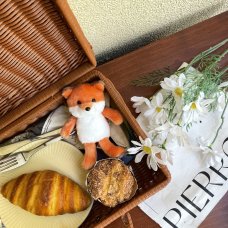 【團購優惠中，現貨販售】NYCU毛茸茸小狐狸掛飾鑰匙圈