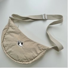 NTHU電繡胖達弧形肩背包_卡其 NTHU電繡胖達弧形肩背包_卡其