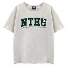 【2025新品限量上市】NTHU立體電繡寬版短T_米灰 【2025新品限量上市】NTHU立體電繡寬版短T_米灰